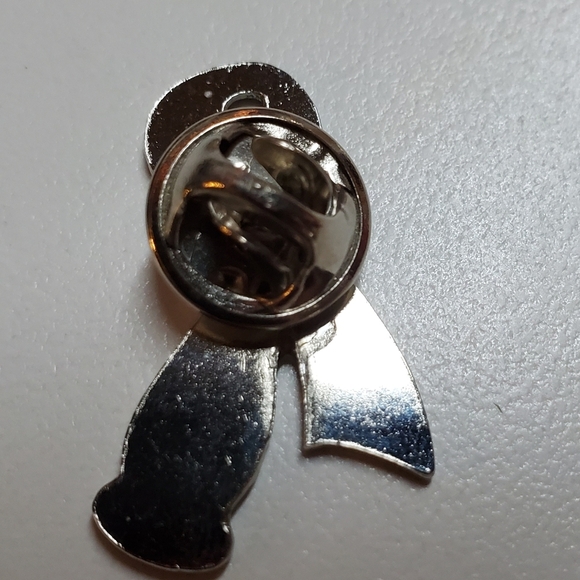 🎀📍Pampered Chef Breast Cancer Awareness Pin - Picture 3 of 8